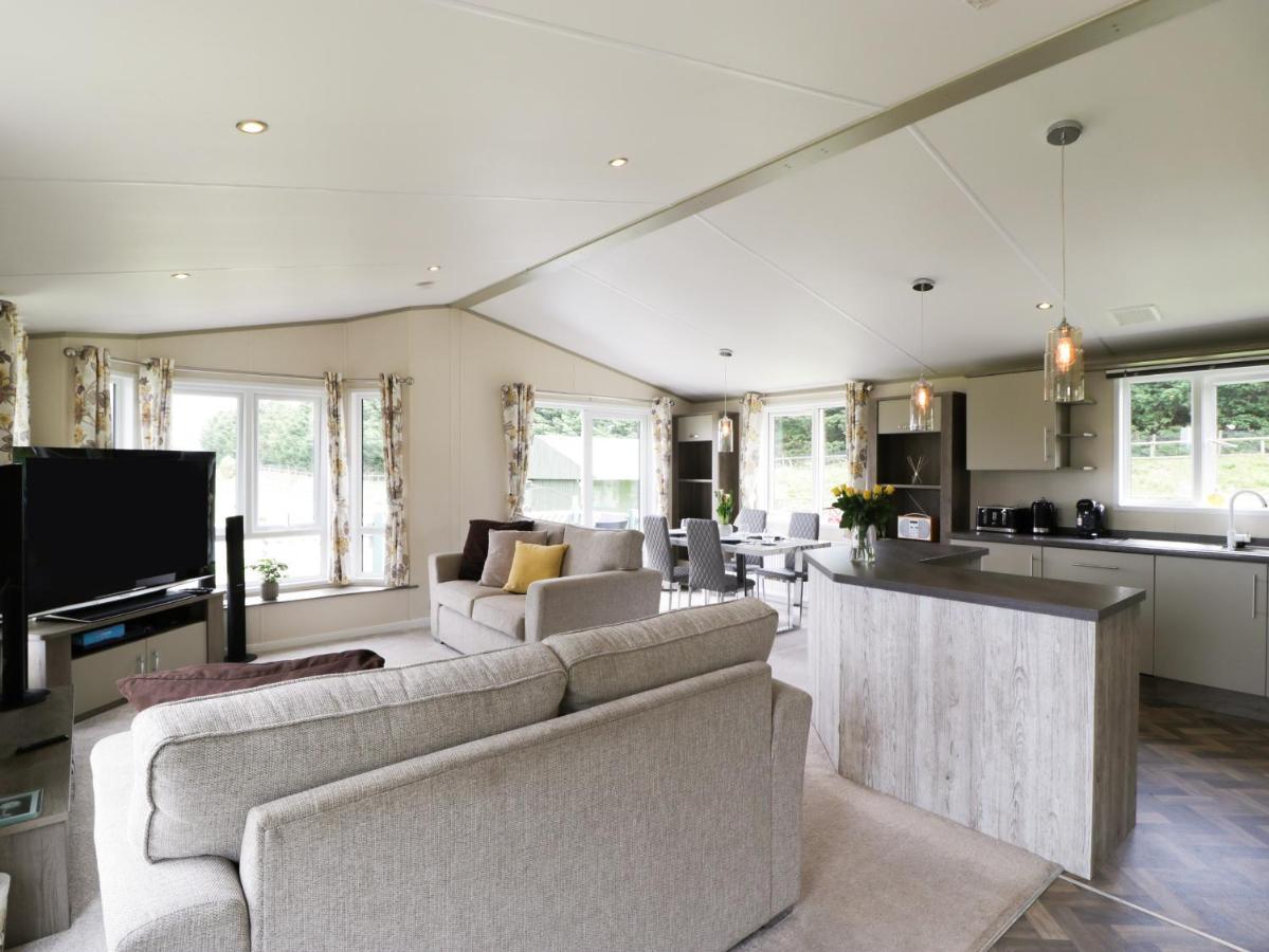 Hill View, Lilac Lodge แวร์แรม ภายนอก รูปภาพ