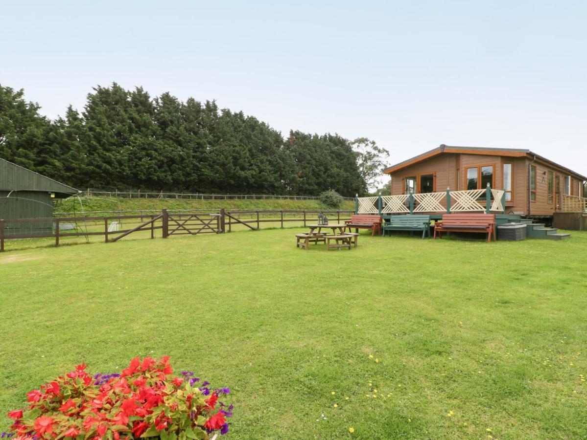 Hill View, Lilac Lodge แวร์แรม ภายนอก รูปภาพ