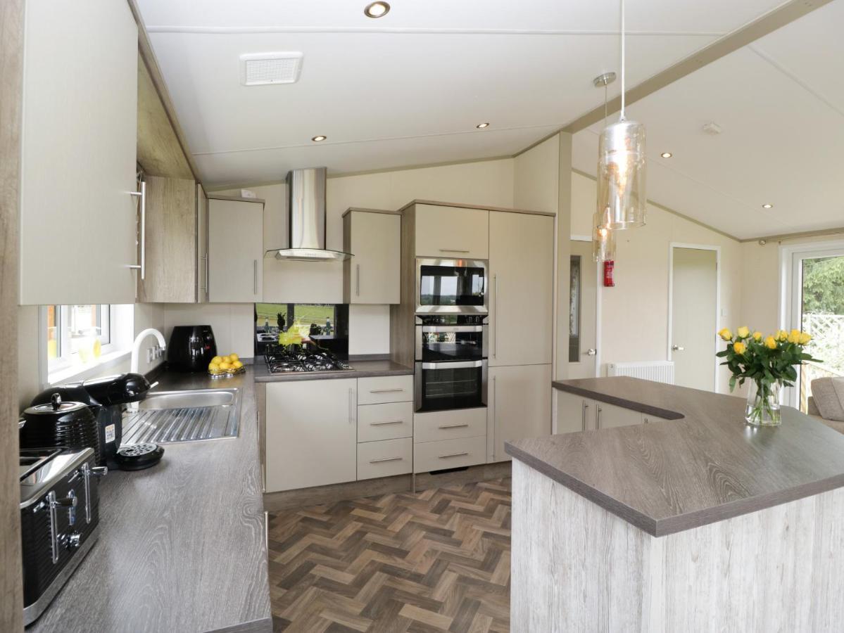 Hill View, Lilac Lodge แวร์แรม ภายนอก รูปภาพ