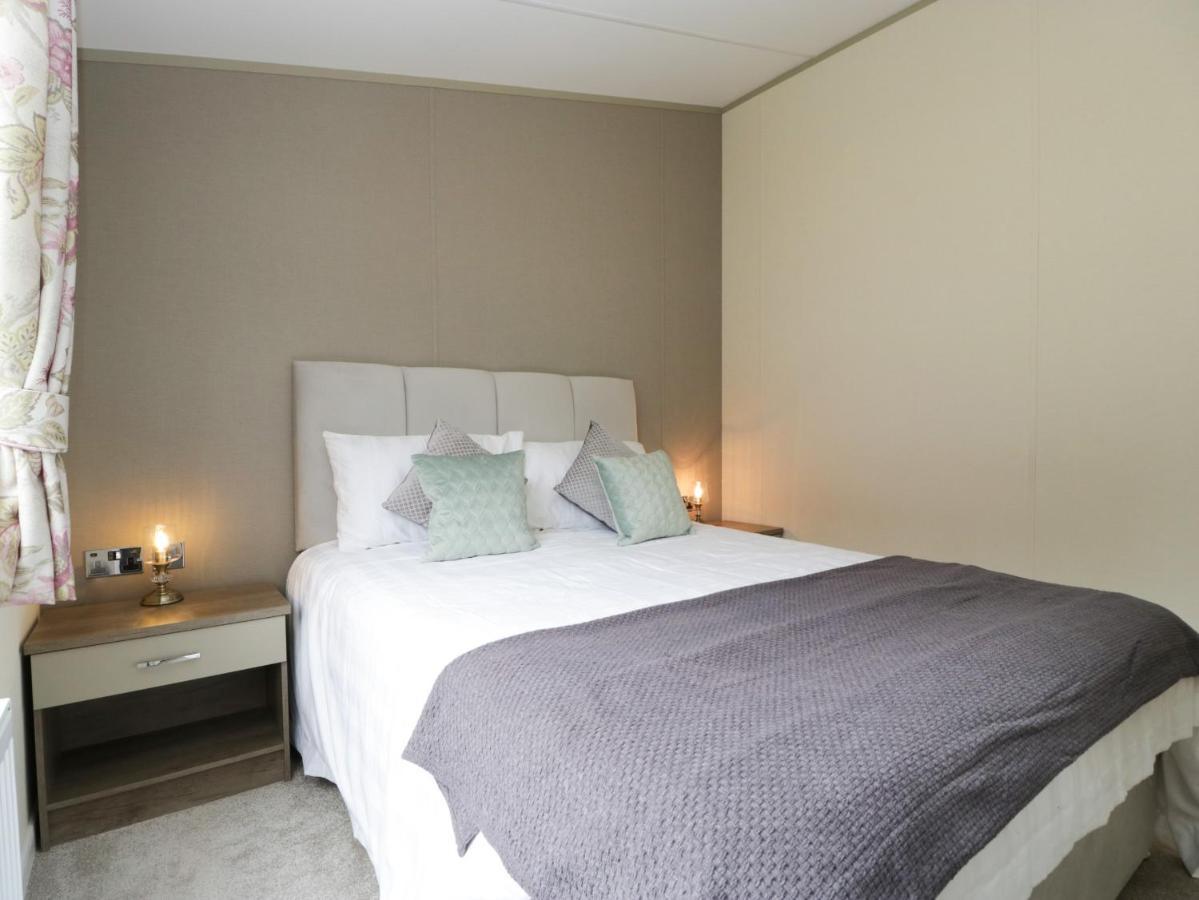 Hill View, Lilac Lodge แวร์แรม ภายนอก รูปภาพ