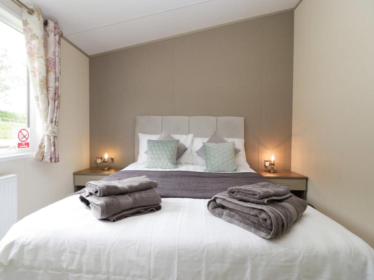 Hill View, Lilac Lodge แวร์แรม ภายนอก รูปภาพ